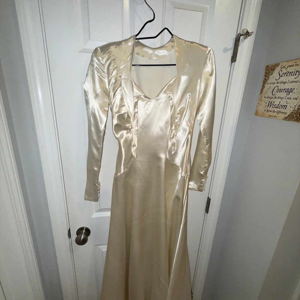 Mindelle Vintage 1940s 50s Silk Satin Wedding Dress Long Sleeve Gown Cream